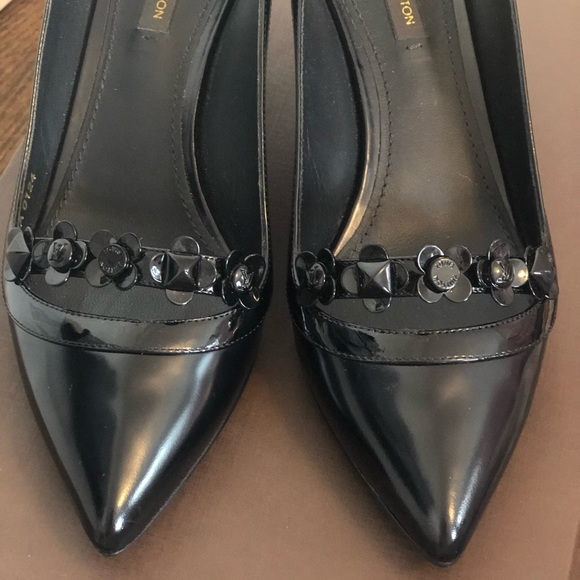 LOUIS VUITTON Leather Monogram Flower Slingback - Picture 4 of 8